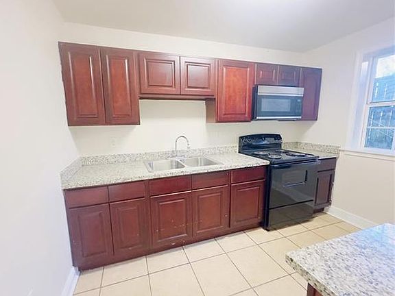 4th image of 1938 Jackson Ave APT 4