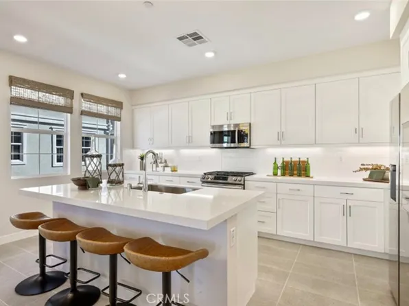121 W La Palma Ave #8, Anaheim, CA 92801