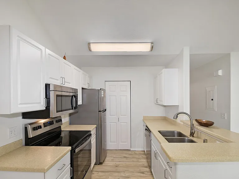75-6081 Alii Dr #H202 — Photo 2
