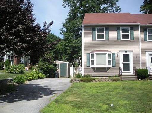1st image of 15 Riverbank Cir