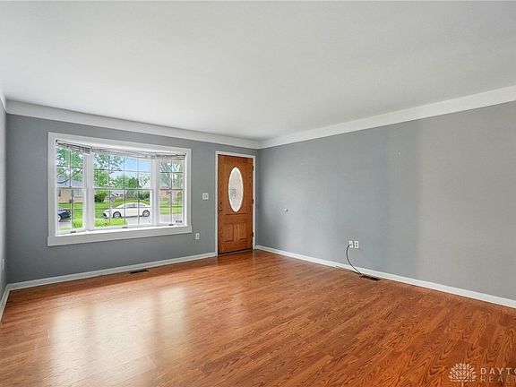 5th image of 2213 Southlea Dr