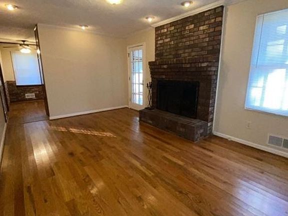 3rd image of 3090 Susan Ct