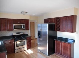 5742 W Lawrence Ave #2W, Chicago, IL 60630