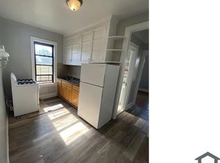 950 E 227th St, Bronx, NY 10466