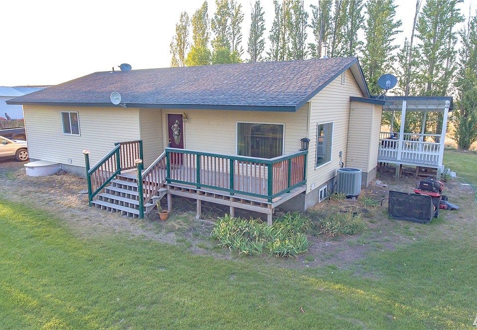 1st image of 10592 Road 16 NE
