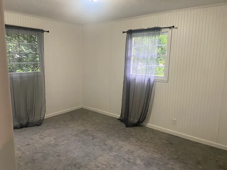 910 Perry Dr — Photo 24