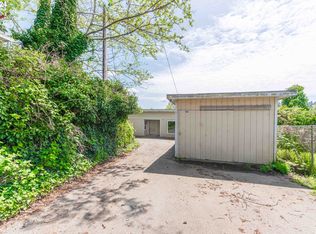 93588 Bay Park Ln, Coos Bay, OR 97420