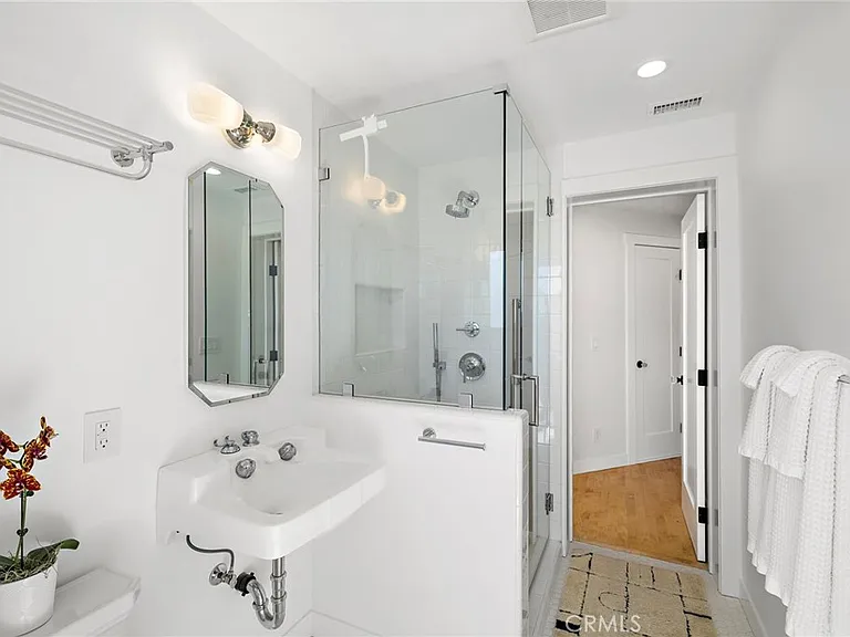 690 Cuprien Way — Photo 23