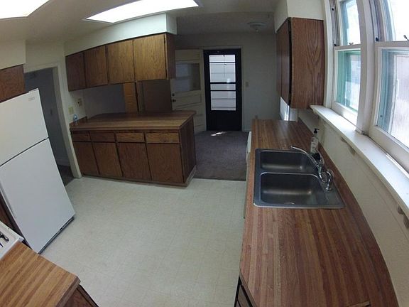 3rd image of 2052 Spruce St APT A