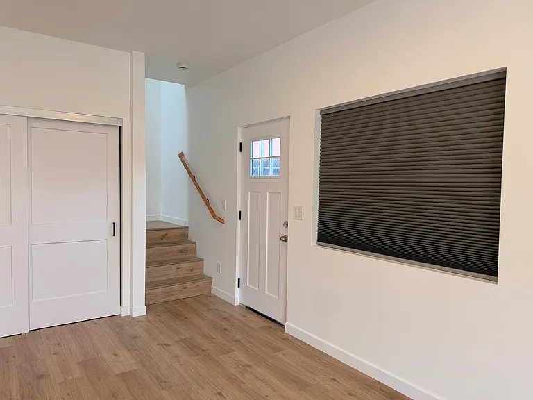 4704 Seaford Pl — Photo 6