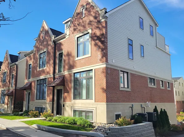 107 Valparaiso St, Valparaiso, IN 46383