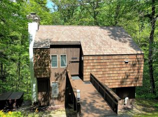 323 Crimson Hawk Rd, Plymouth, VT 05056