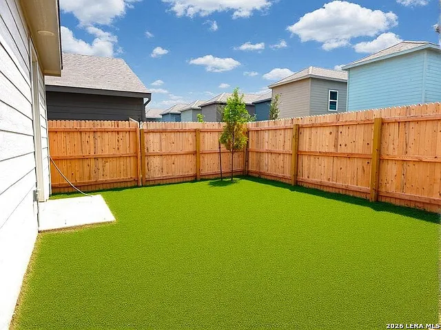 4 bed, 2.0 bath, 1208 sqft, $1,535 — Photo 2