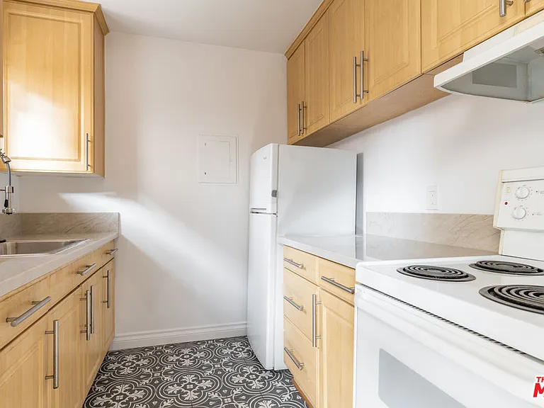 4255 W 5th St #107 — Photo 13