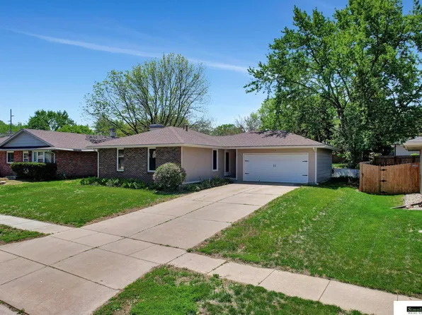 5441 Pawnee St, Lincoln, NE 68506
