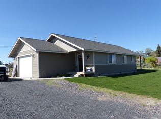 530 Dapple Grey Rd, Hines, OR 97738