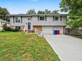 302 Prospect Dr, Papillion, NE 68046