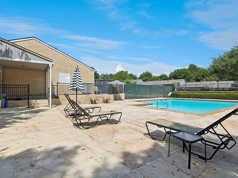 7518 Woodthrush Dr #17 — Photo 15