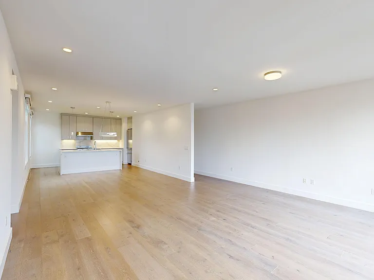 1340 Taylor Street — Photo 2