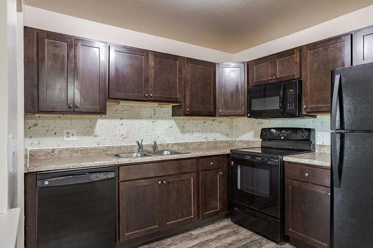 Pavilion Court Apartment Homes — Photo 1