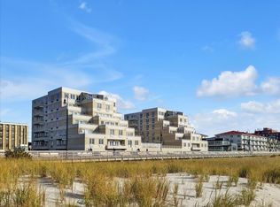 450 W Broadway APT 1B, Long Beach, NY 11561