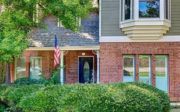 4th image of 824 Shady Lake Dr