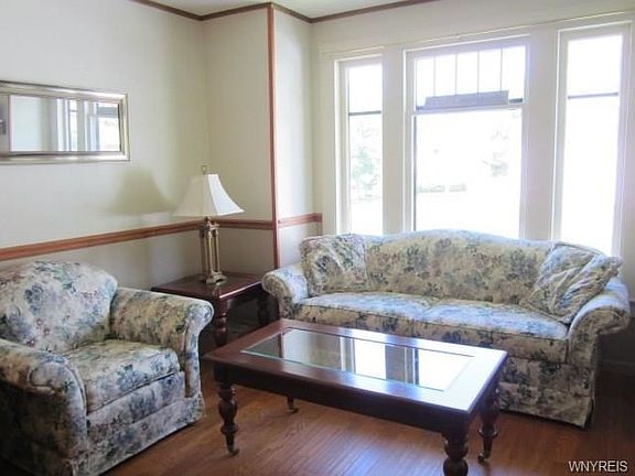 4th image of 55 Prospect St