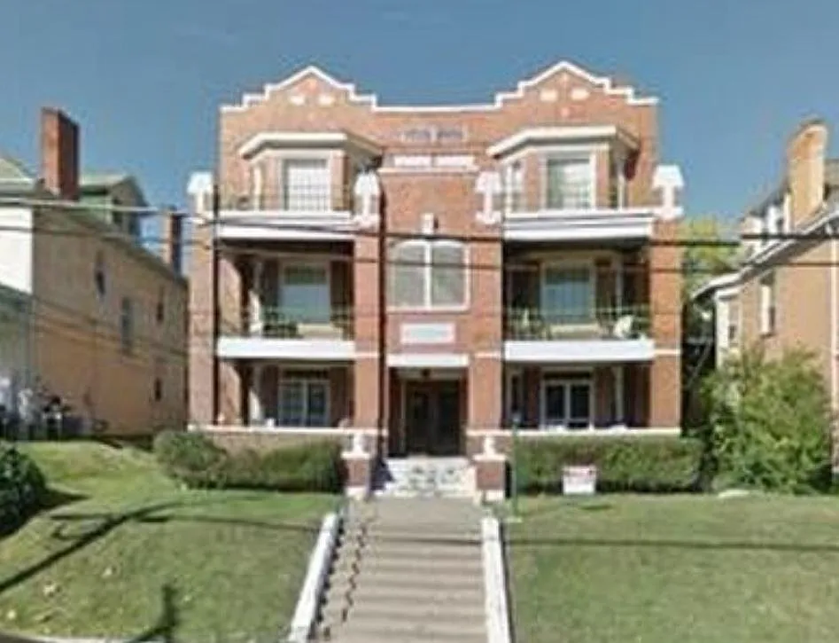 37 N Bryant Ave — Photo 1