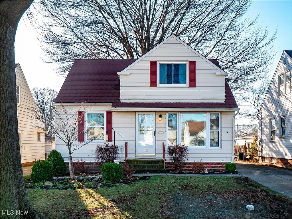 2615 Klusner Ave photo 1