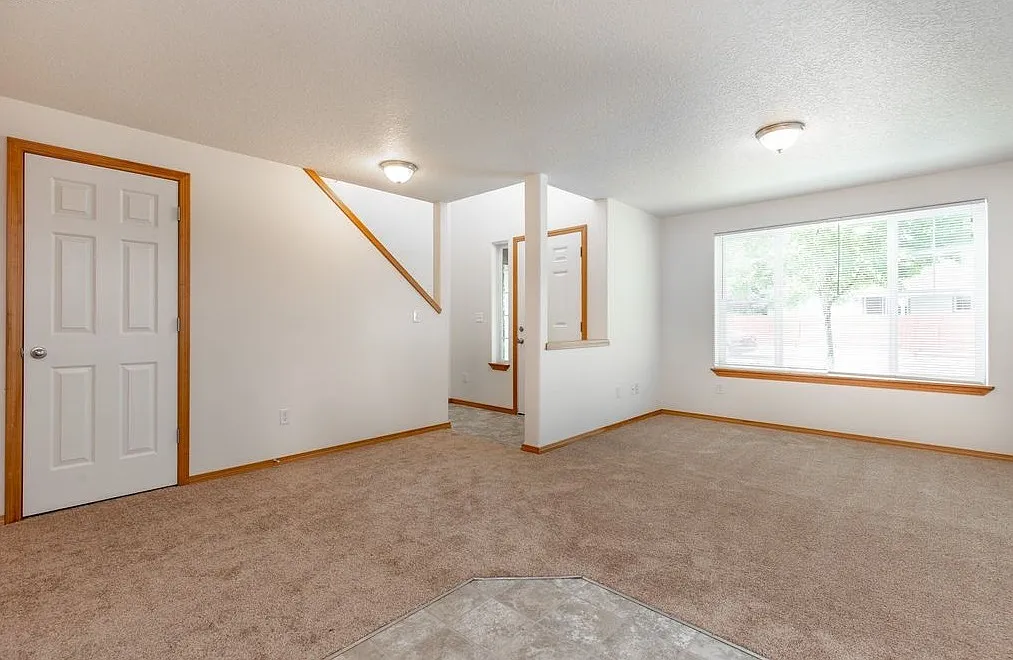 2356 E. 3rd St., Newberg - Price Reduction W/Move In Incentive — Photo 3