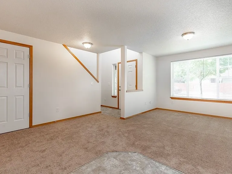 2356 E 3rd St — Photo 3