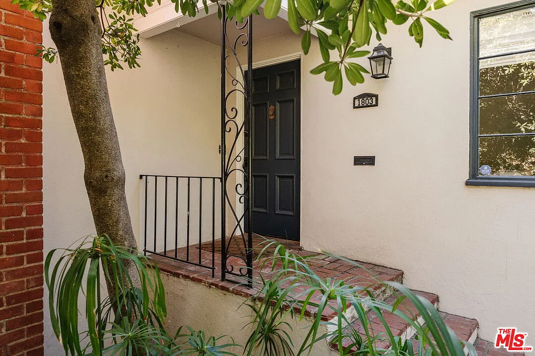 4 bed, 3.0 bath, 2456 sqft, $13,950 — Photo 2