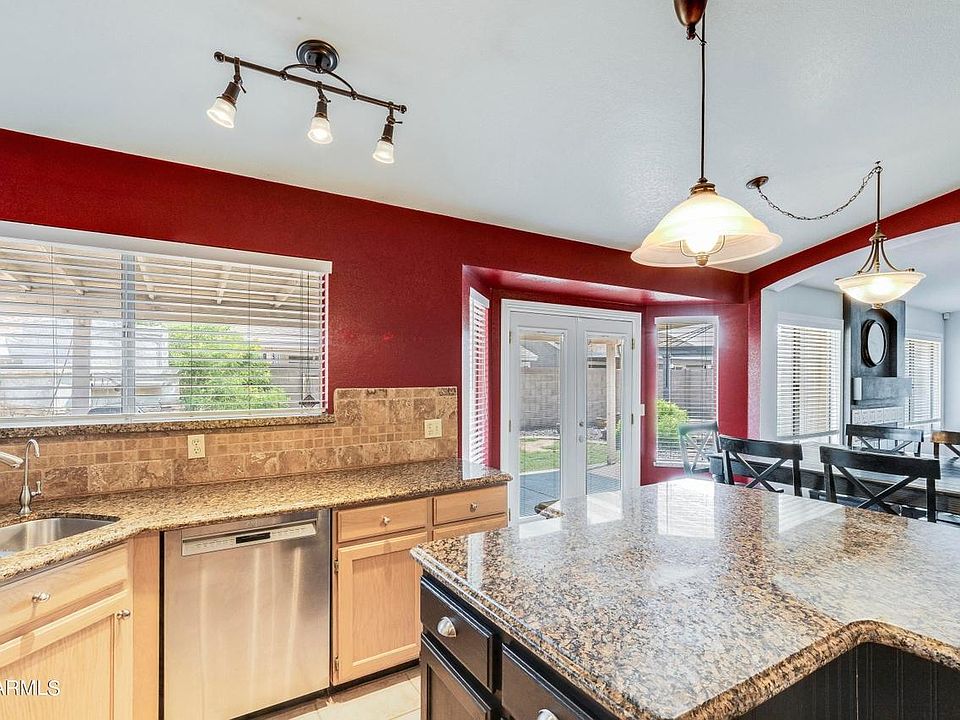 Spacious Kitchen