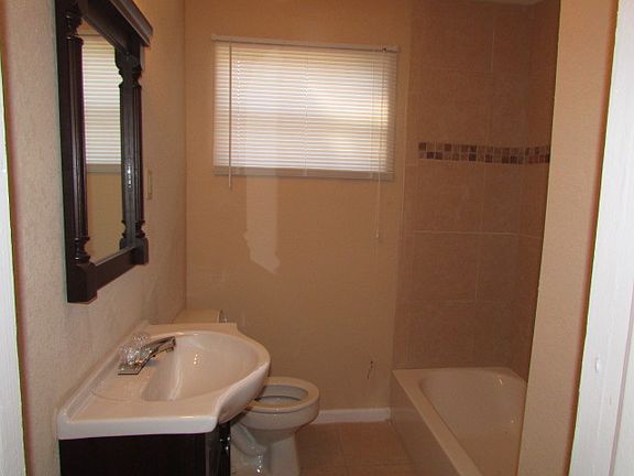 5th image of 6036 Green Hill Ln