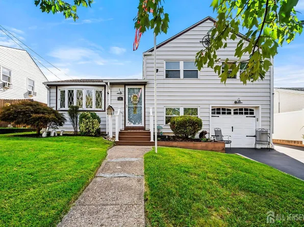 5 Florence Dr, Parlin, NJ 08859