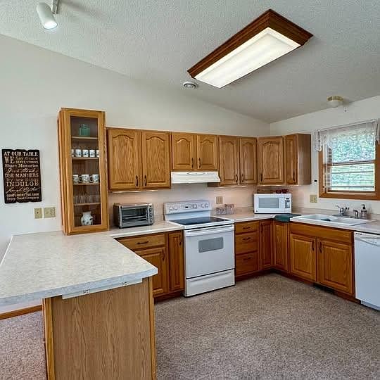 1st image of 21304 Farm View Dr