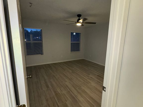 5th image of 5049 Knightsbridge Cir N