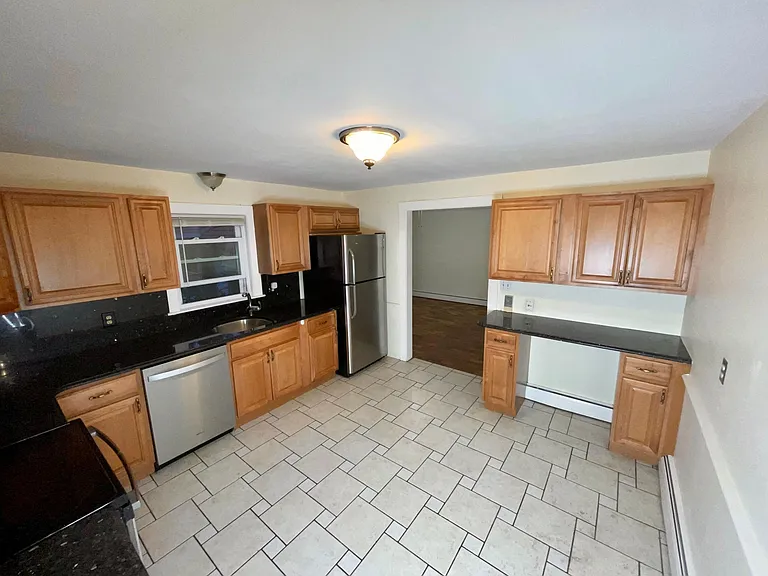 2 Bellevue Rd — Photo 3