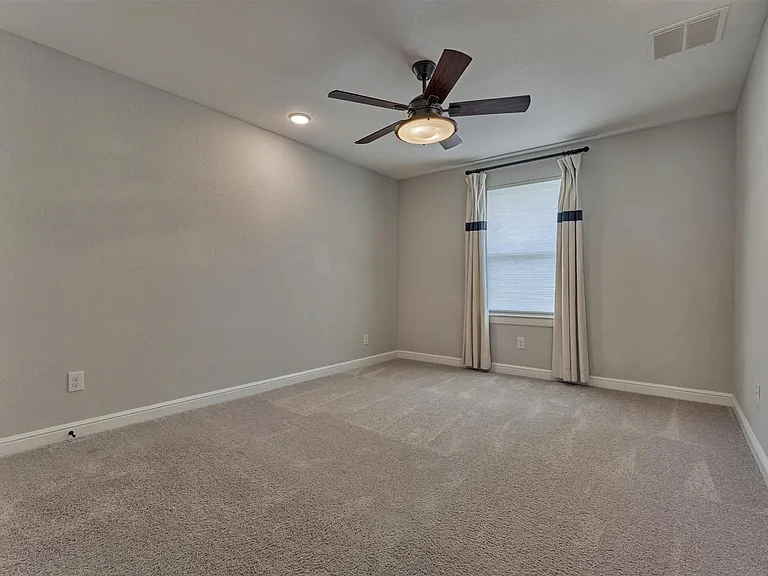 11 Shumard Oak Dr — Photo 27