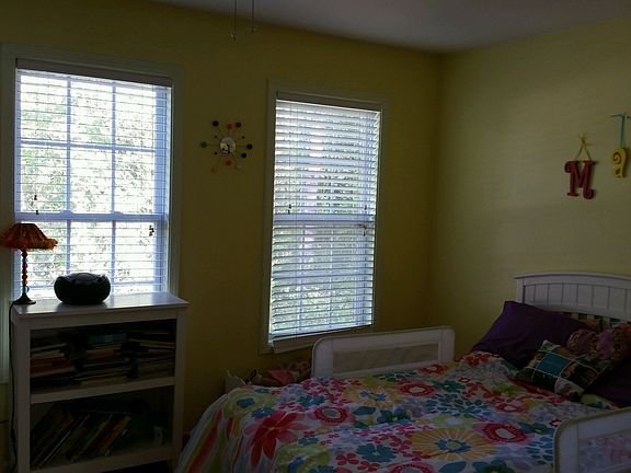3rd image of 854 Elderberry Dr