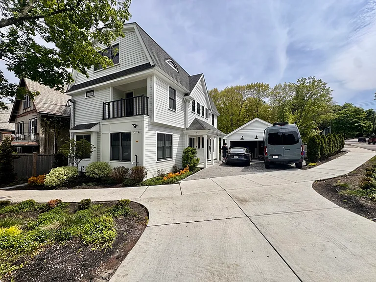 101 Sumner Rd — Photo 30