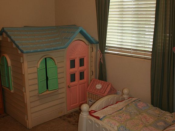 4th image of 6933 Crowley Ave