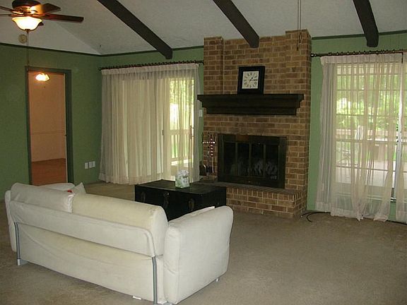 Giant Den