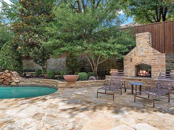 4th image of 3916 Wood Lake Dr