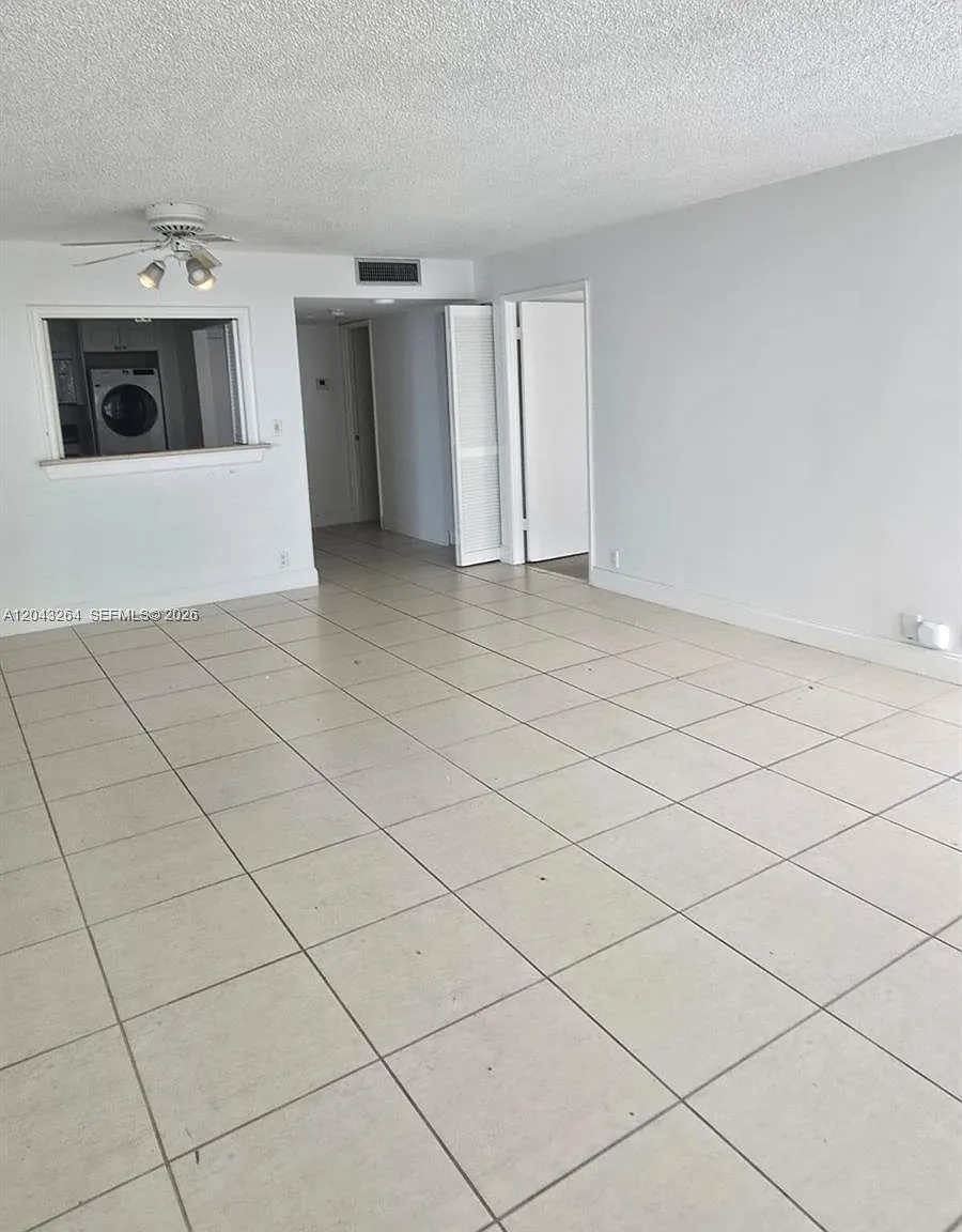 Brickell Place Condo — Photo 4