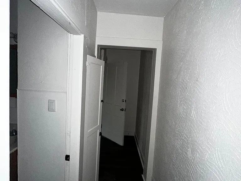 1234 W 6th St #1 — Photo 7
