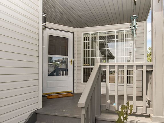 3rd image of 45 Landsdowne Dr
