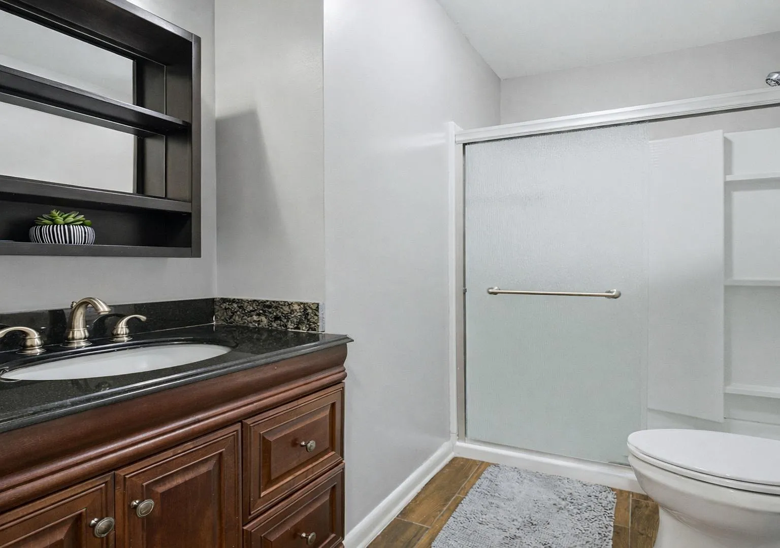 4 bed, 2.0 bath, 1481 sqft, $957 — Photo 3