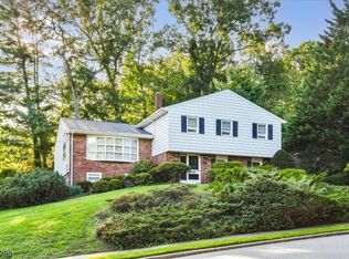 43 Dartmouth Rd, Wayne, NJ 07470