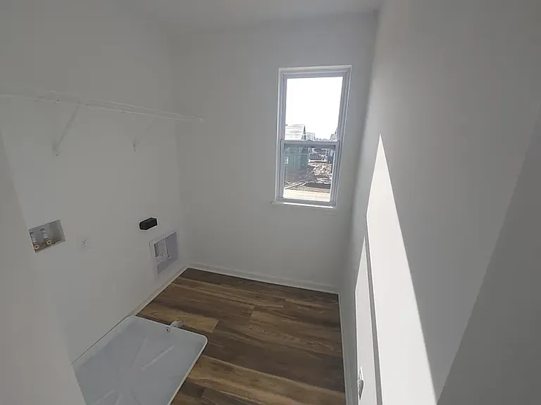 6877 Ferguson Dr — Photo 14